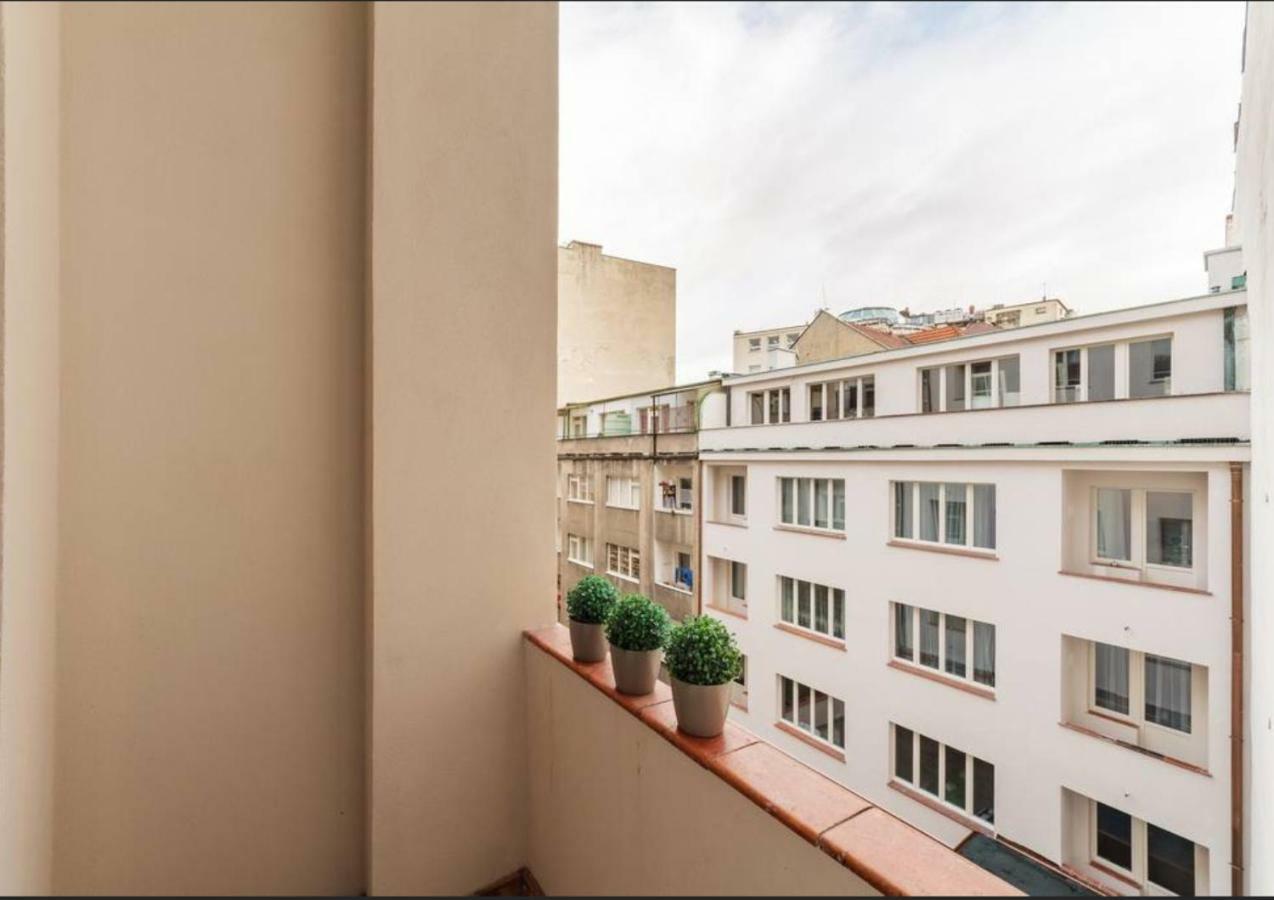 Central Prague Crown Apartments Exterior photo